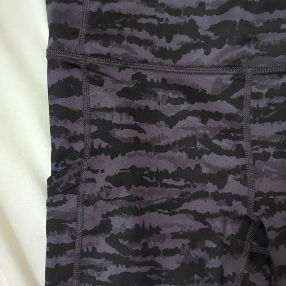 Fabletics Therma-Flex High-Waisted Pocket Legging, Color Pewter Tigress Size S - Picture 7 of 15